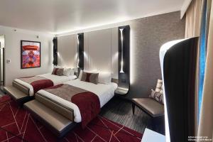 Disney Hotel New York - The Art of Marvel - Dining Options and Amenities