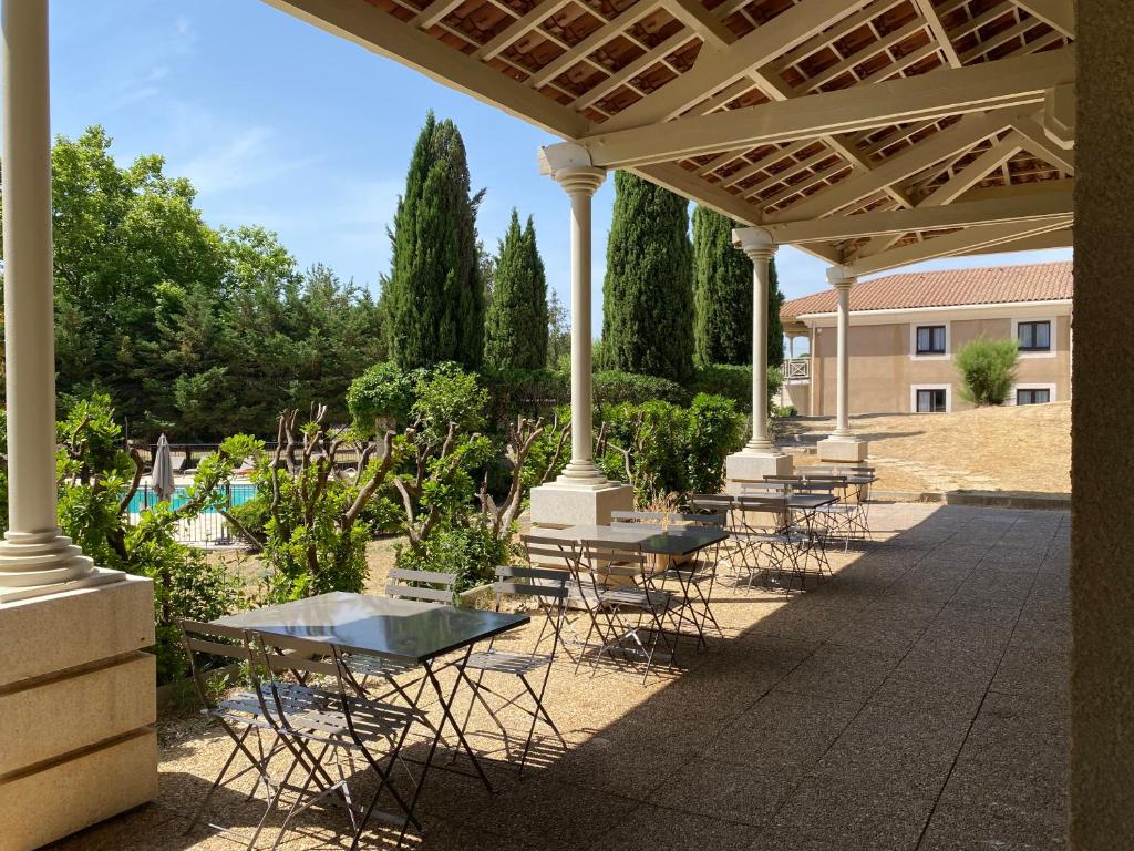 Domaine De La Reynaude - Accommodations and Amenities