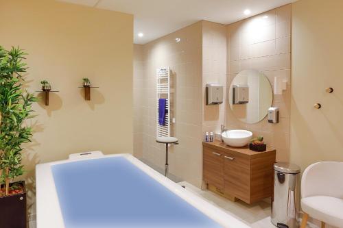 DOMITYS - The Silk Thread - Exceptional Amenities and Location