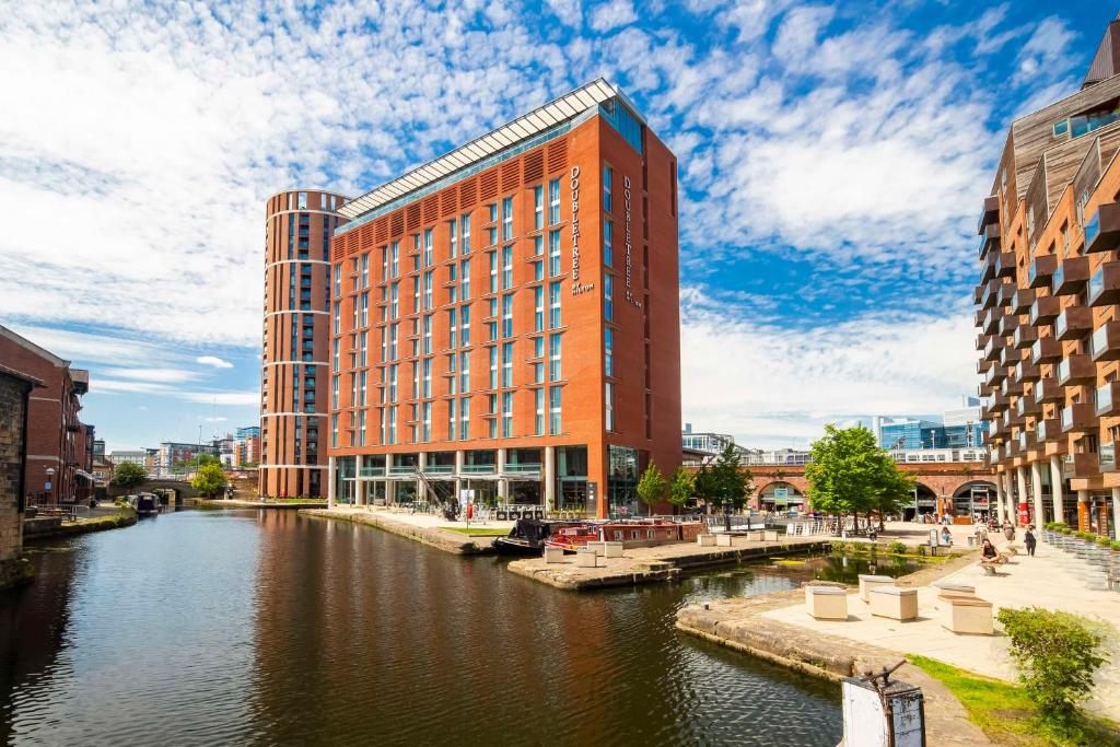 DoubleTree by Hilton Leeds - Ideal Location