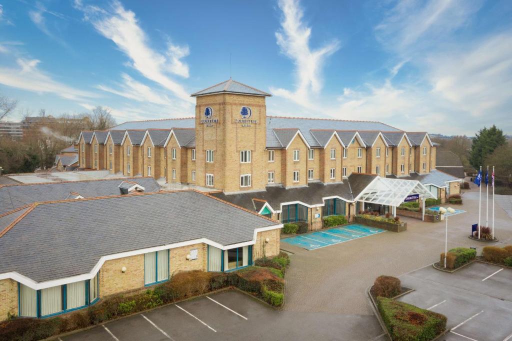 DoubleTree by Hilton London Elstree - Accessible Location