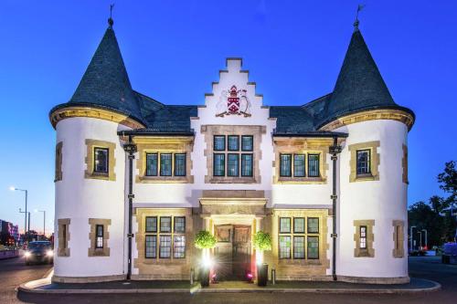DoubleTree by Hilton London Heathrow Airport - Accommodation and Amenities