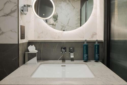 DoubleTree by Hilton London Victoria - Dining Options
