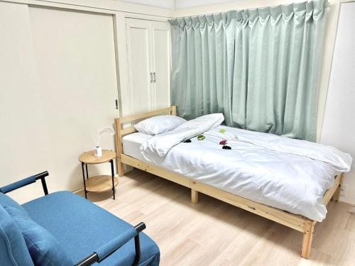 East Island Station Arrives in 6 Minutes - Location Highlights