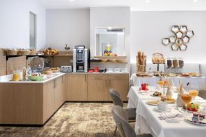 Eliseo Hotel - Guest Reviews and Ratings