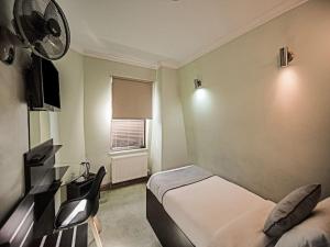 Epsilon Hotel - Amenities and Services