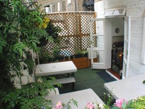 Falcon Hotel - Guest Ratings and Reviews