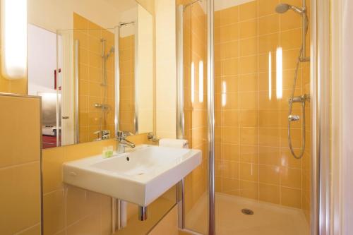 Family Residence - Location Highlights