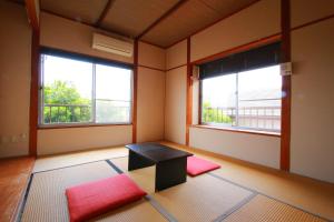 Family Ryokan Kawakyu With Showa Retro, Private Hot Spring - Location and Accessibility