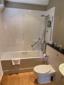 Flitwick Manor Hotel - Amenities and Services