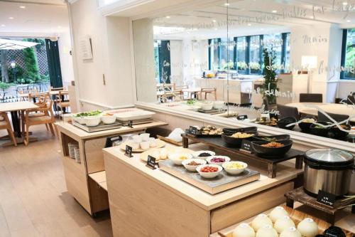 Forest Hongo Hotel - Amenities and Services