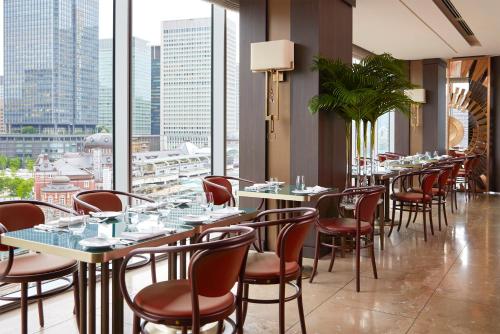 Four Seasons Hotel Tokyo at Marunouchi - Location and Accessibility