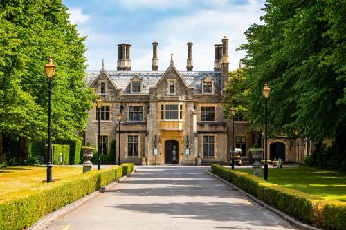 Foxhills Club & Resort - Accommodation Details