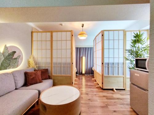 G51 New Inn Shinjuku Center, 5 Mins to Station, Max 4P New Inn Shinjuku Line, Takadanobaba Station, Above the Bathtub, Daiyasu Wooden Silver Seat Original Inn - Property Overview