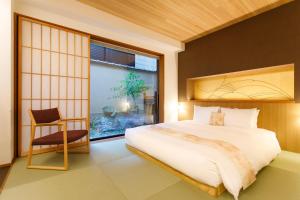 Gion Misen Furumonzen - Facilities and Services