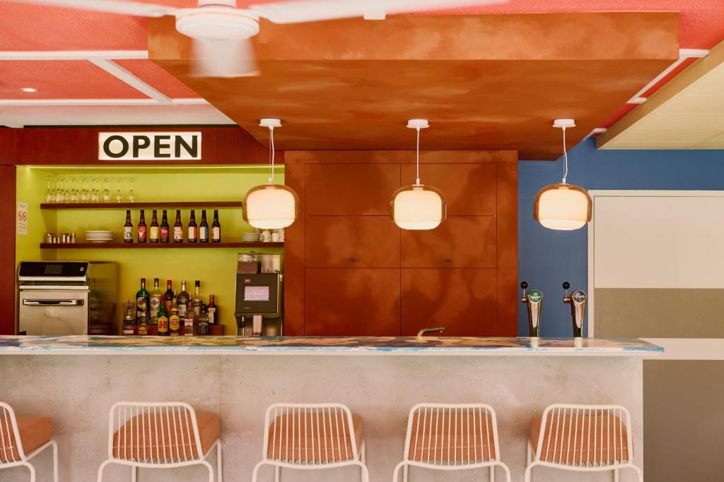 Greet Hotel Versailles - Voisins Le Bretonneux - Guest Reviews and Ratings