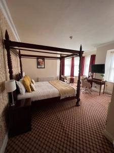 Haleys Hotel - Convenient Location