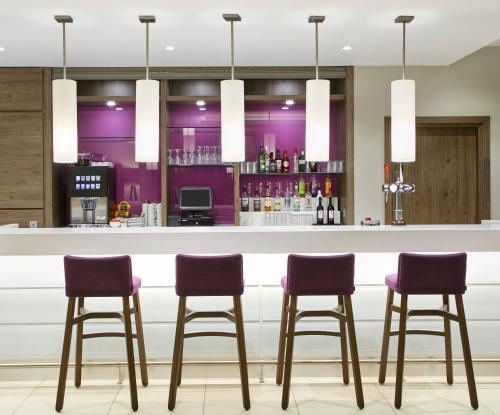 Hampton by Hilton Oxford - Accommodation Options