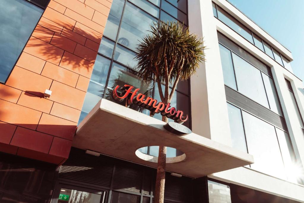 Hampton By Hilton Torquay - Amenities and Facilities