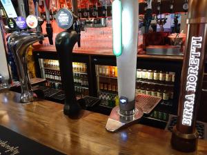 Hanover Hotel & McCartneys Bar - Convenient Location