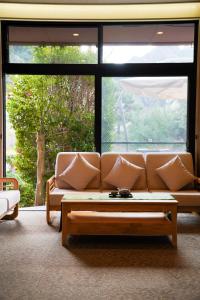 Heisei Palace - Shrine - Accommodation Features