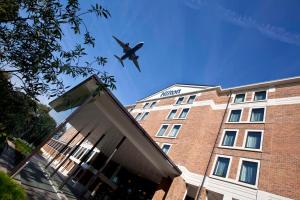 Hilton London Heathrow Airport Terminal 5 - Accommodation Details