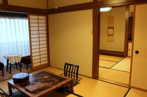 Historical Ryokan SENYUKAN - Accommodation Details