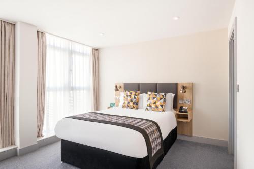 Holiday Inn Birmingham City, an IHG Hotel - Accommodations and Amenities