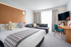 Holiday Inn Bournemouth, an IHG Hotel - Accommodations and Amenities