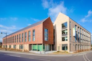 Holiday Inn Express Cambridge West - Cambourne, an IHG Hotel - Facilities and Amenities