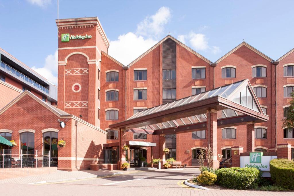 Holiday Inn Lincoln, an IHG Hotel - Accommodations and Amenities