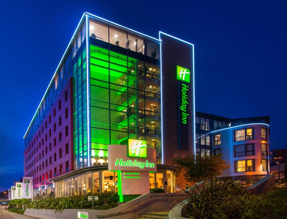 Holiday Inn London West, an IHG Hotel - Location and Accessibility