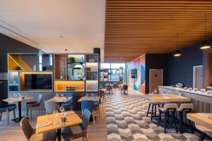 Holiday Inn Paris CDG Airport an IHG Hotel - Room Features and Amenities