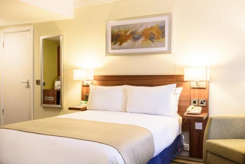 Holiday Inn Portsmouth, an IHG Hotel - Location and Accessibility