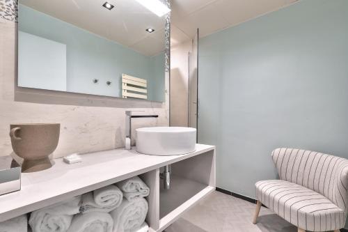 Hotel 33 Marbeuf - Accommodation Features