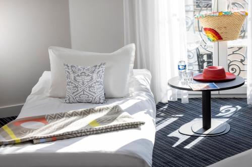 Hotel 64 Nice - Prime Location Benefits
