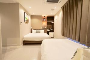 Hotel 88 Shinsaibashi - Spacious Rooms With Luxurious Amenities
