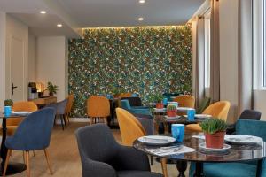 Hotel Apolonia Paris Montmartre; Sure Hotel Collection by Best Western - Prime Location