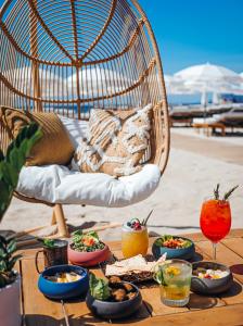 Hotel Barrière Le Gray D'albion - Amenities and Services