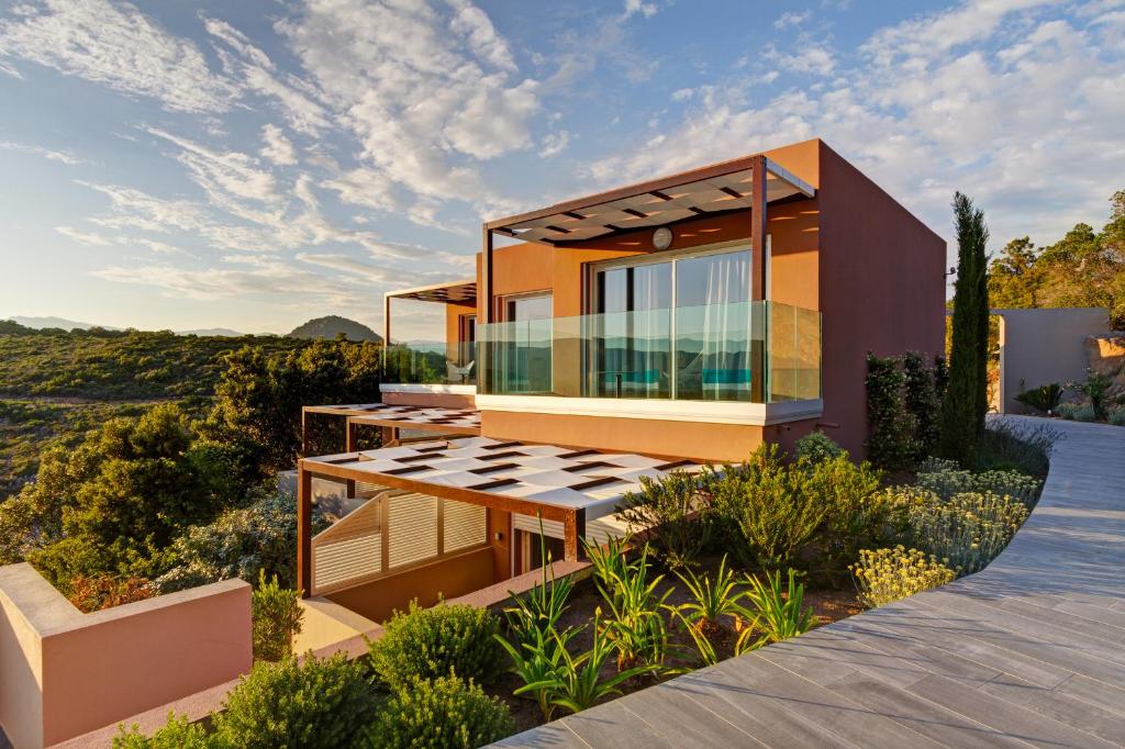 Hotel Black Square - Exceptional Ratings