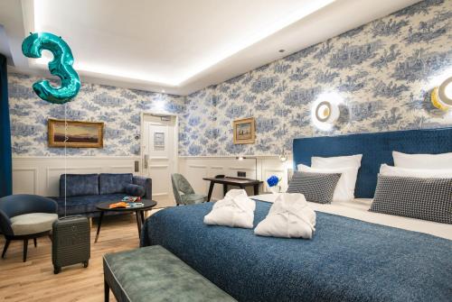 Hotel Cambon - Room Types and Amenities