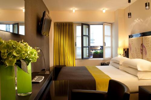 Hotel Caron Le Marais - Dining and Guest Experience