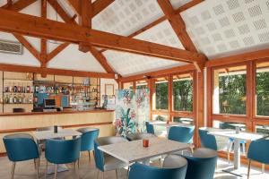 Hotel Centre Port-Royal - Accommodations and Facilities