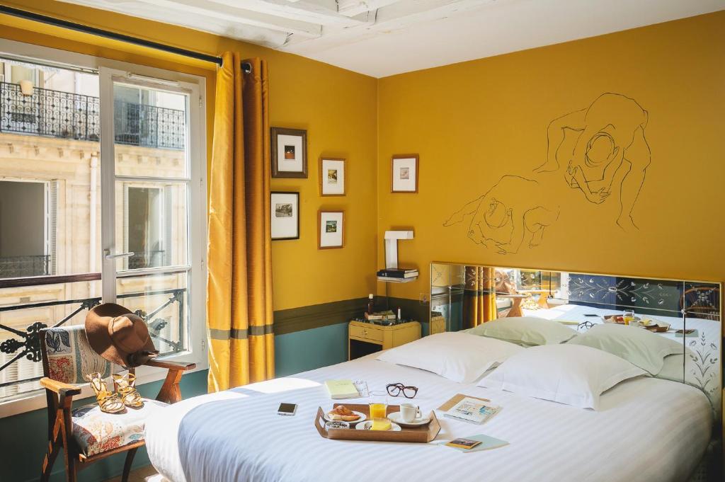 Hotel Crayon - Guest Ratings and Reviews