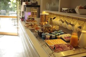 Hotel Dauphin - Guest Ratings and Feedback