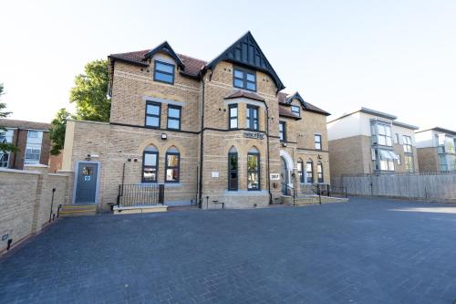 Hotel DC, Stratford - Guest Ratings and Reviews