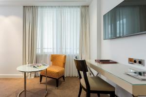 Hotel De Castiglione - Spacious Accommodations