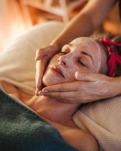 Hotel De La Loze - Amenities and Facilities