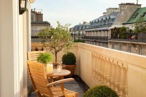 Hotel De L'arcade - Hotel Features and Amenities