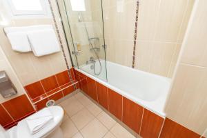 HOTEL DE PARIS MONTPARNASSE - Room Amenities and Features